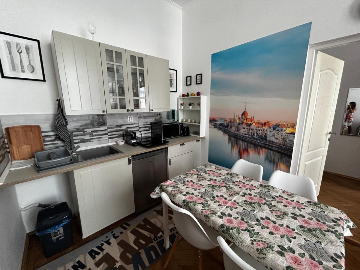 Margaret & Violet Apartments - Peaceful Stay Downtown 부다페스트 외부 사진